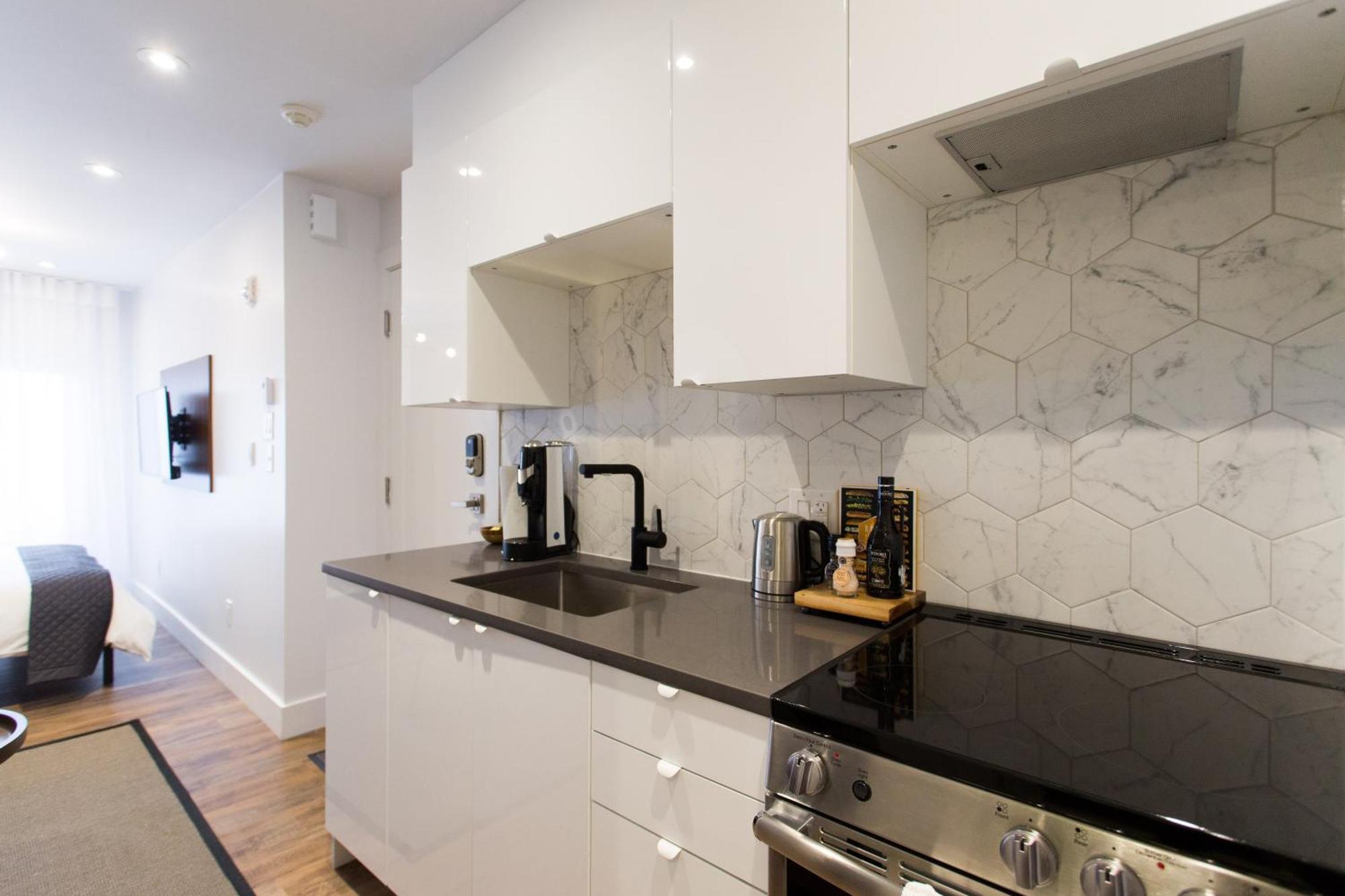 Scandinavian Studio With Full Kitchen And Bath By Den Stays Μόντρεαλ Δωμάτιο φωτογραφία